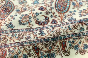 The Ultimate Guide to Kashmiri Pashmina