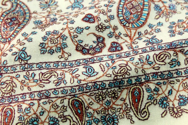 The Ultimate Guide to Kashmiri Pashmina